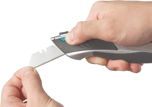 Wolfcraft Nôž s trapézovou čepeľou Profi Auto-Load so zasúvaním a zásobníkom na 6ks čepelí, wolfcraf 6