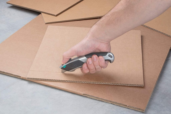 Wolfcraft Nôž s trapézovou čepeľou Profi Auto-Load so zasúvaním a zásobníkom na 6ks čepelí, wolfcraf 5