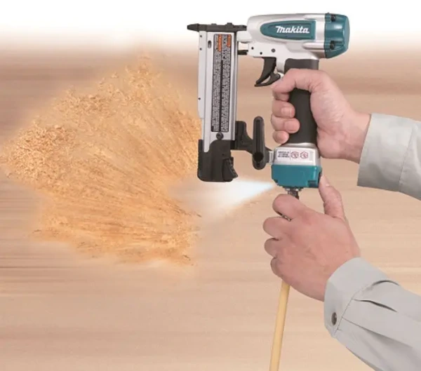 MAKITA AF353 Klincovačka pneumatická 15-35 mm 2